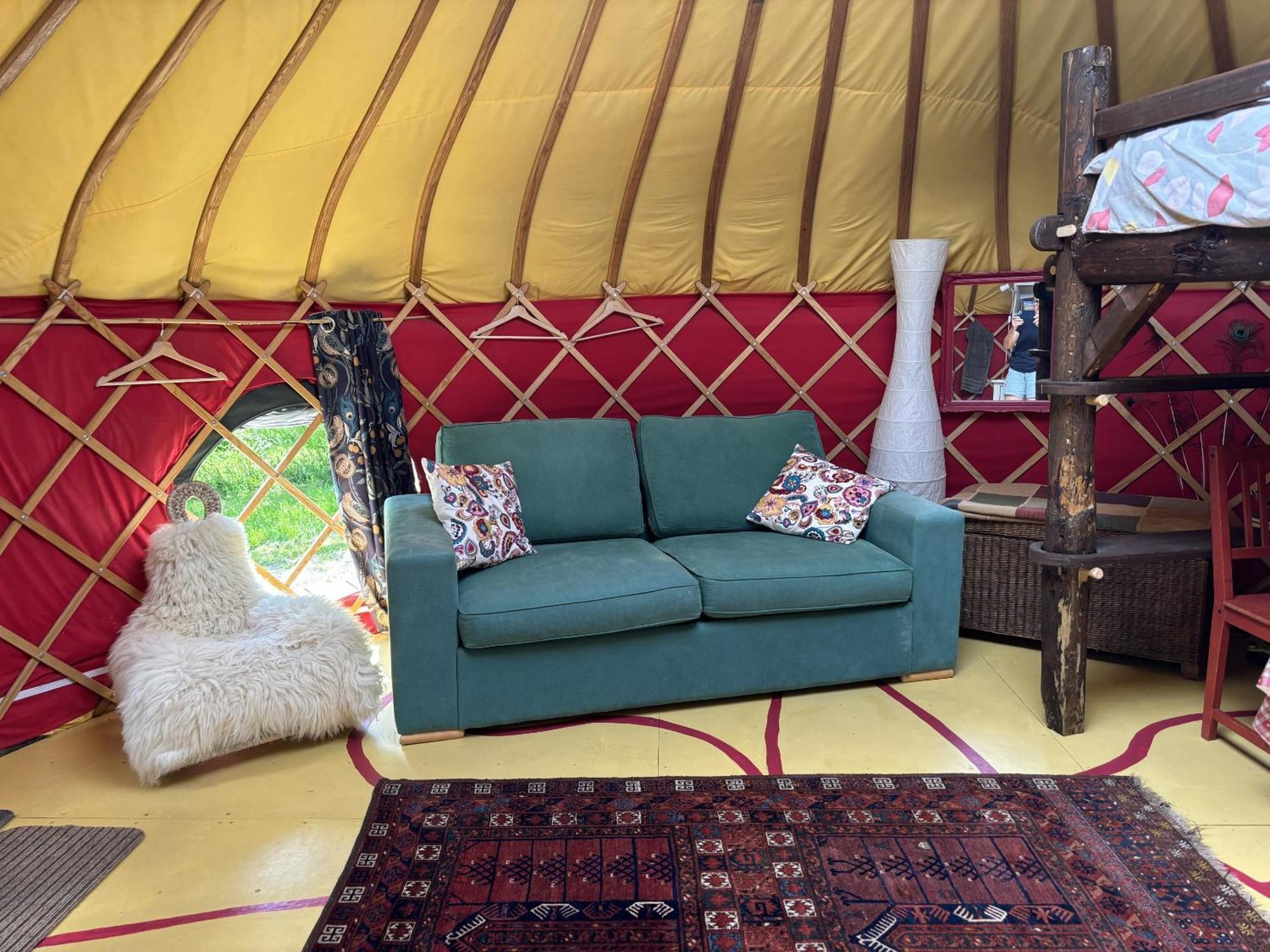 Dragon Orchard Retreat Farm stay *
